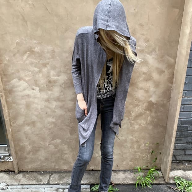 (ru)10’s Indie Loose-Fit Grey Hoodie Car