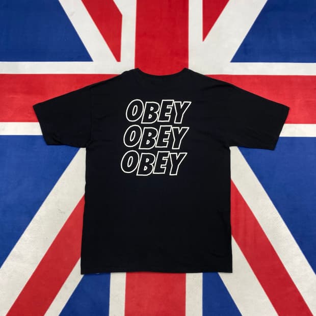 OBEY 반팔티 XL
