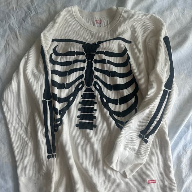 슈프림 헤인즈 본즈 써멀 크루 내츄럴 