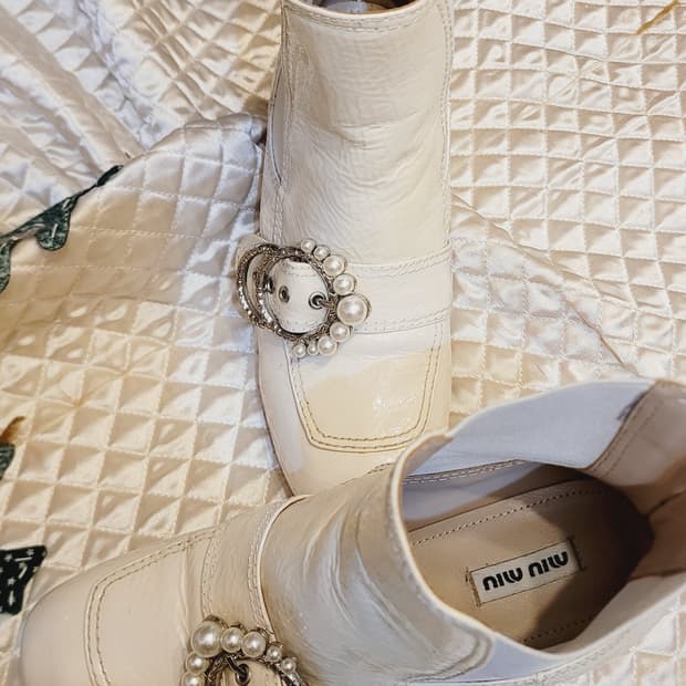 미우미우 앵클부츠