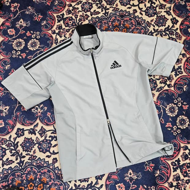 아디다스(Adidas) 투웨이 집업 반팔 저지
100-105