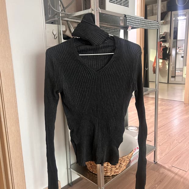 메종마레 다크 그레이 니트