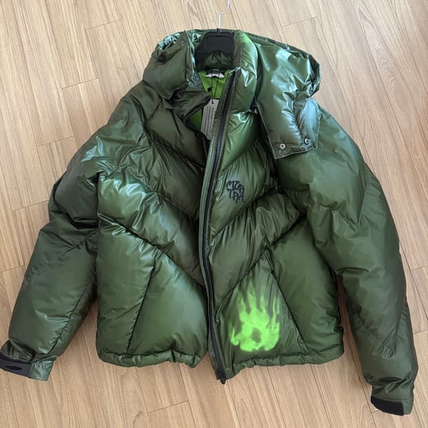 Mertra 머트라 패딩 M사이즈 (새상품)