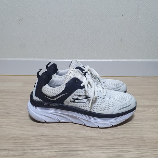 스케쳐스 디럭스워커 운동화 255