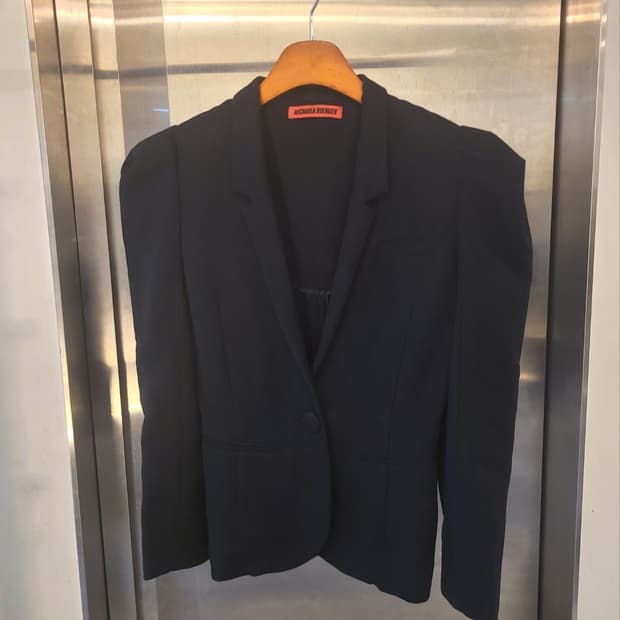 미카엘라 버거 테일러드 자켓