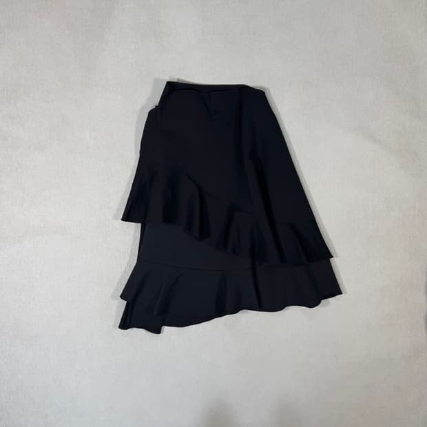 20SS Ruffle Black Skirt 