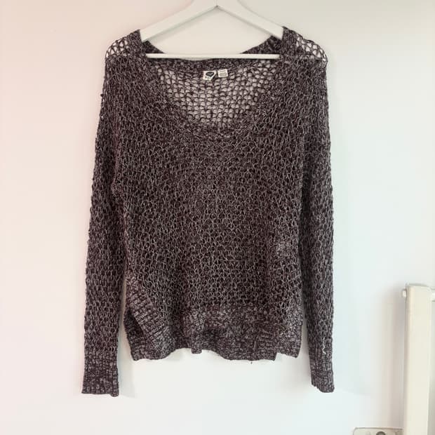 Burgundy hole  knit