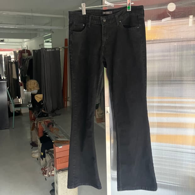 리바이스 로우 와이드부츠컷 데님팬츠