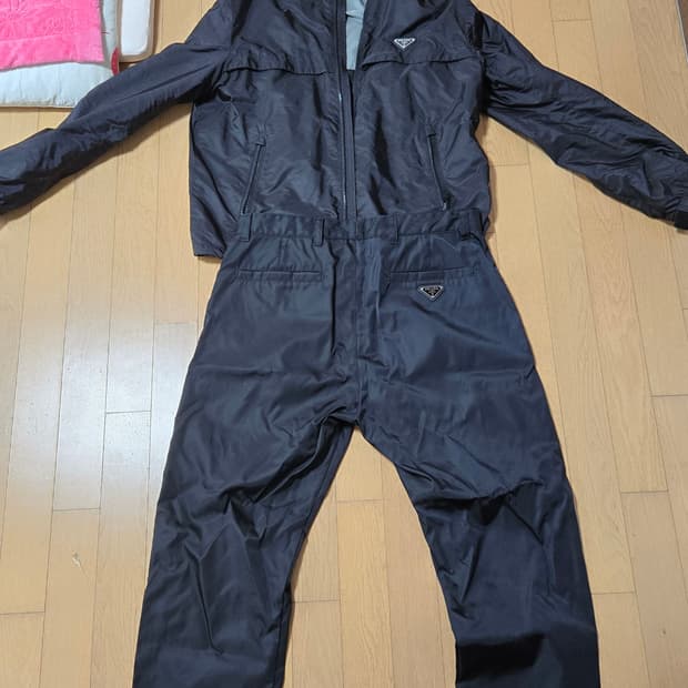 프라다 셋업 상 48 하 50