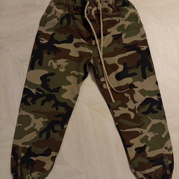 피어오브갓 에센셜 밀리터리 나일론 팬츠 카모 새상품 (우드랜드)