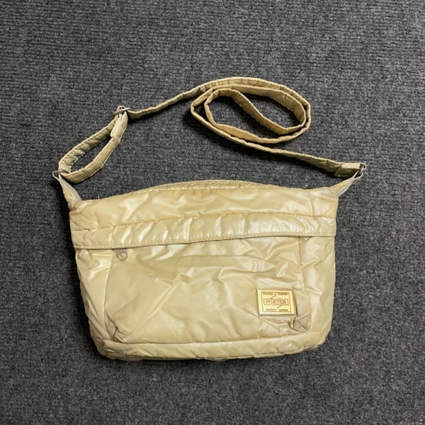 포터 아이보리 패딩 숄더백