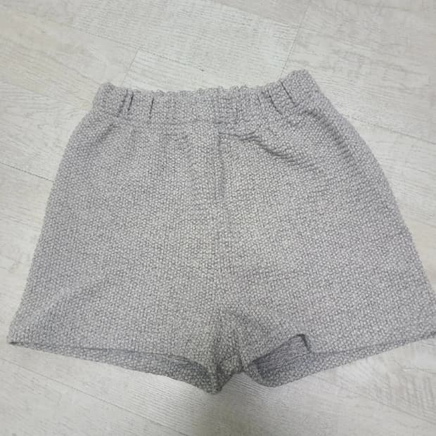 daina shorts 연한 그레이색