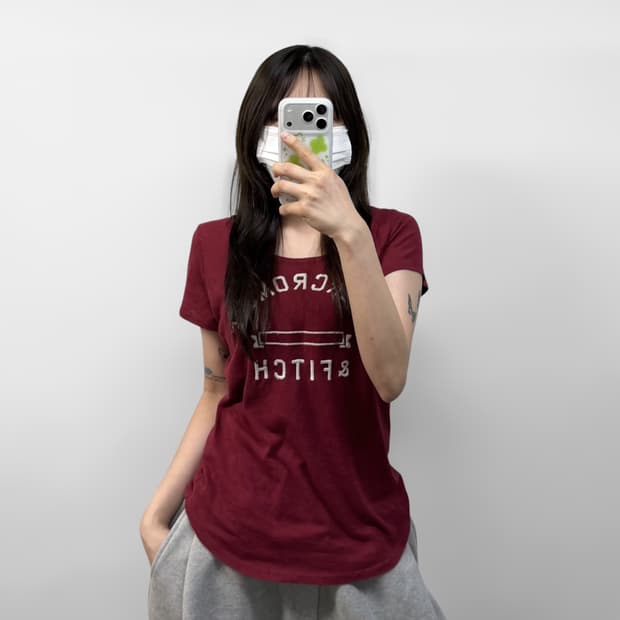 아베크롬비 아치 로고 반팔티 버건디