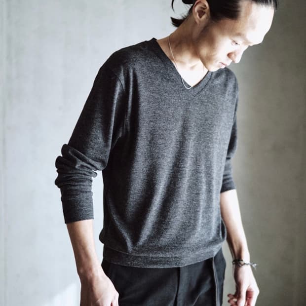  구매)모노프리베 Textured V-neck Sleeve 차콜 1사이즈