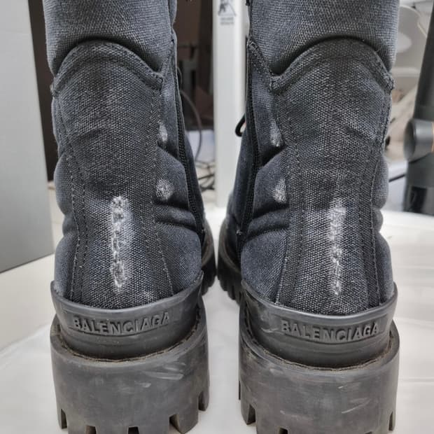 발렌시아가 컴뱃 스트라이크 20mm 부츠 41사이즈