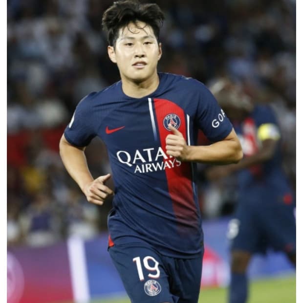 나이키 23-24 파리생제르망 어센틱 이강인 