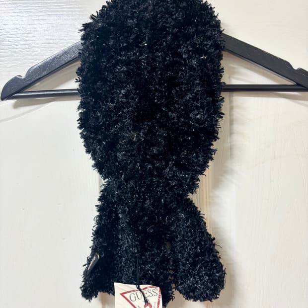 게스 일본판 머플러 목도리 미사용