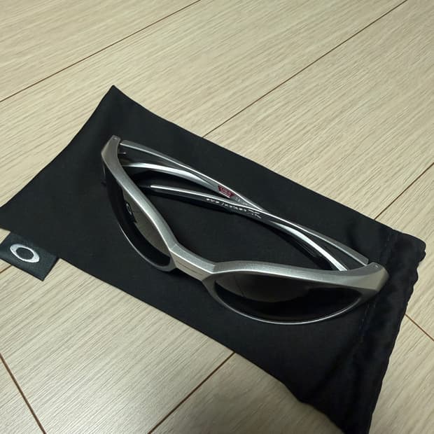 오클리 아이자켓 리덕스 실버