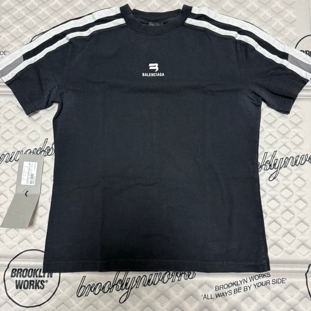 [팝니다] 발렌시아가 스포티 B 로고 반팔 티셔츠 팝니다.