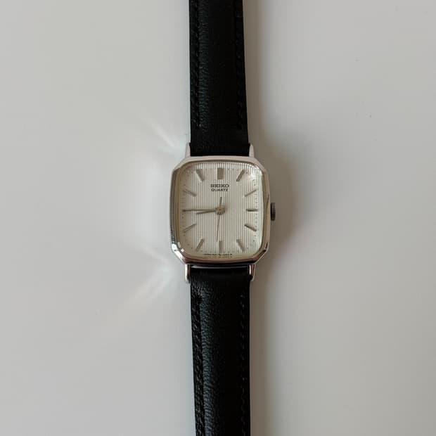 1980s Stripe Dial Square Ladies Quartz