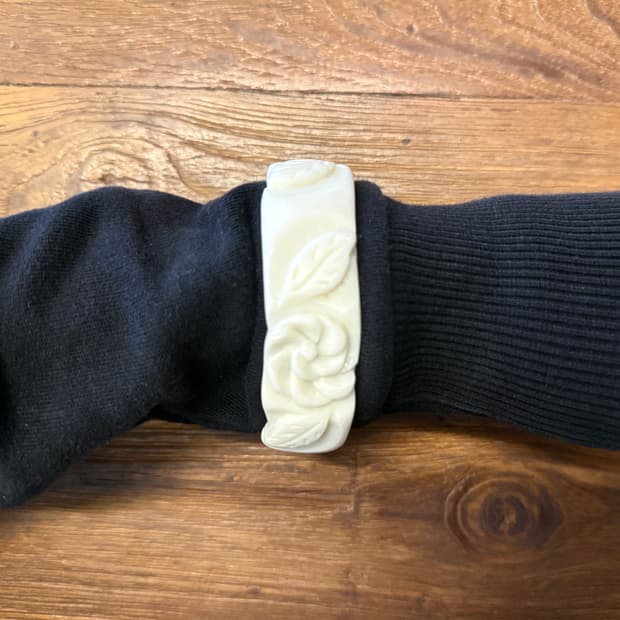 NUMBER (N)INE Floral Carved Bangle