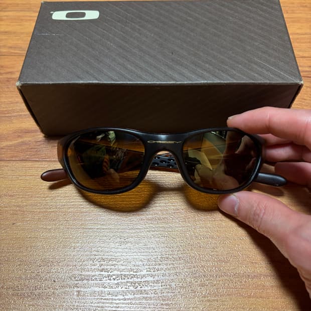 오클리 파이브스 1.0 루트비어