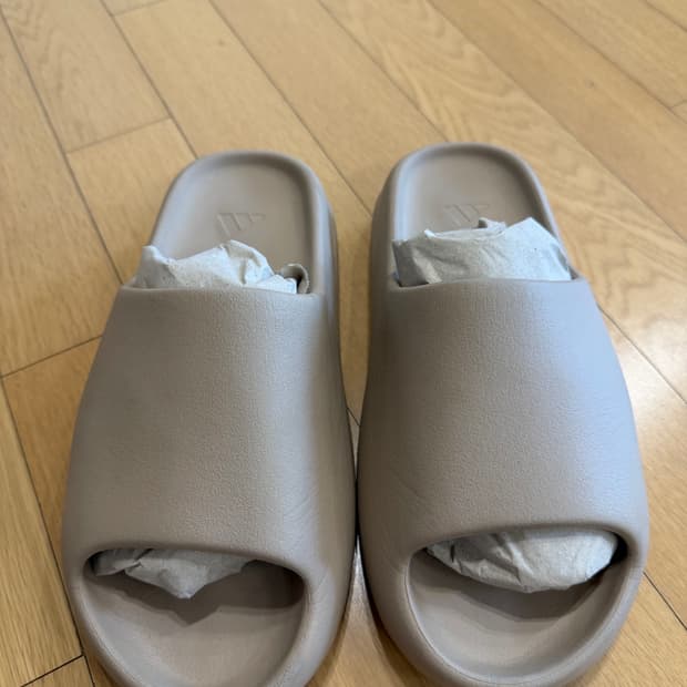 Yeezy 이지 슬라이드 퓨어