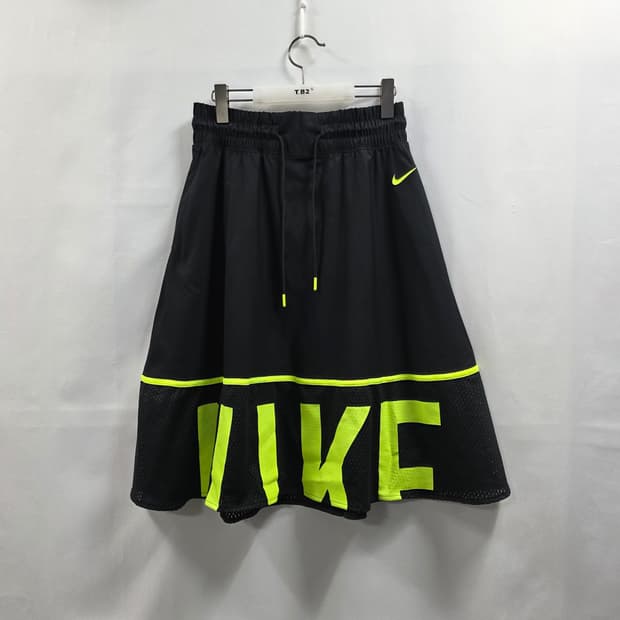 1119 [나이키] 블랙 스커트 형광 NIKE 로고M