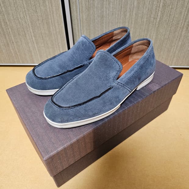 제냐 로퍼 스웨이드 245