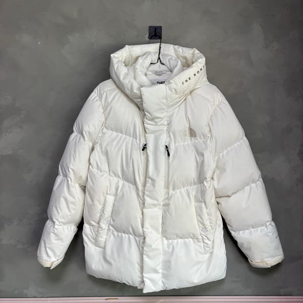 노스페이스 드라이벤트 구스다운 패딩 화이트