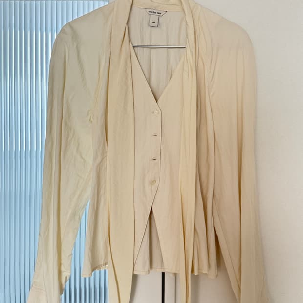 오버듀플레어 타이 레글런 블라우스