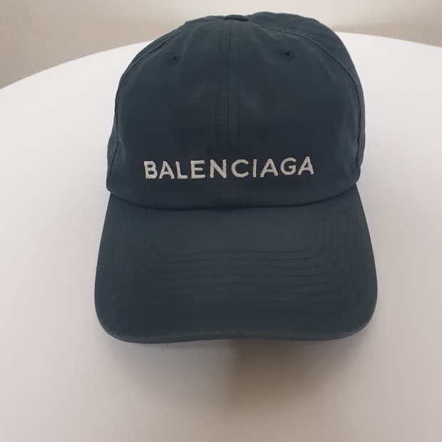 발렌시아가 볼캡 모자