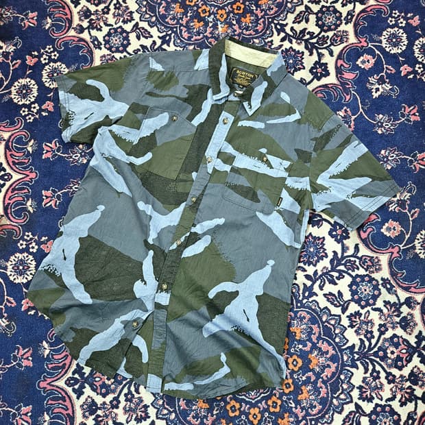 BURTON in USA 블루 카모플라쥬 반팔 셔츠 M