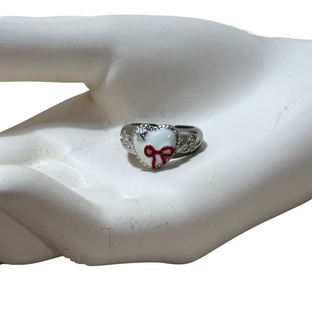 Vtg ribbon heart ring