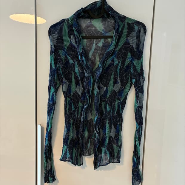 [Issey Miyake] 메인라인 플리츠 가디건 사이즈 3