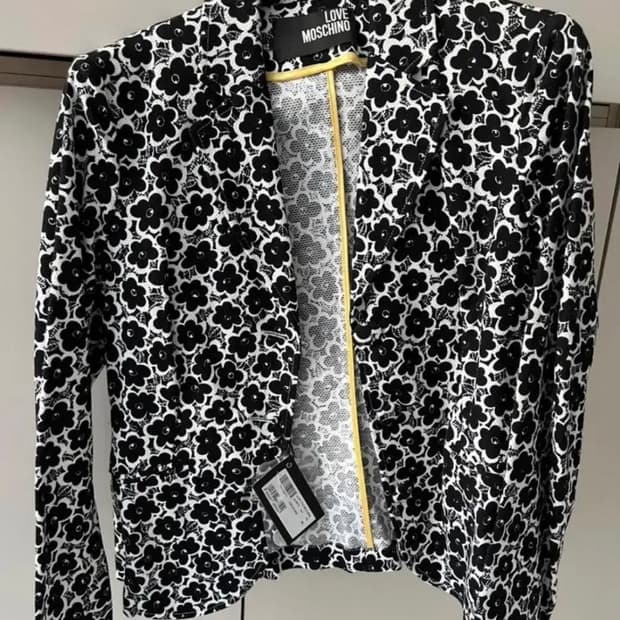 러브모스키노 자켓 새상품