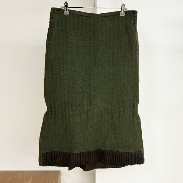 미우미우 카키 백 버클 미디 스커트