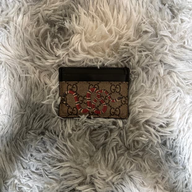 구찌 킹스네이크 카드지갑 급처