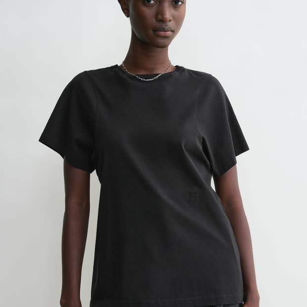 (새상품) toteme 토템 커브 로고 반팔 티셔츠