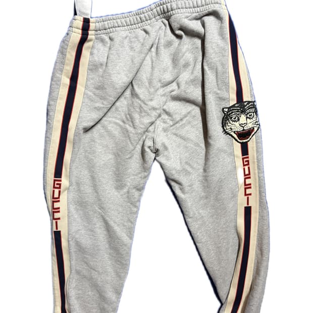 구찌 타이거 자수 조거팬츠