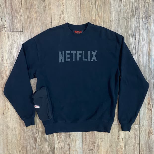 빔즈 넷플릭스 리플렉티브 로고 크루넥 사이드 포켓 스웻셔츠 블랙 S