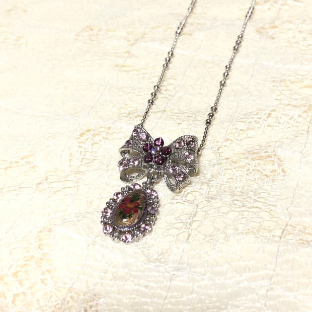 Cubic Ribbon Pendant Necklace 