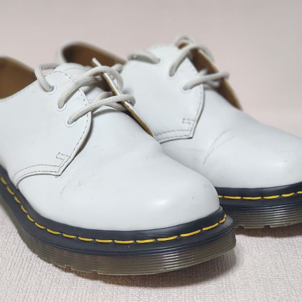 Dr. Martens 화이트 클래식 230~235mm 