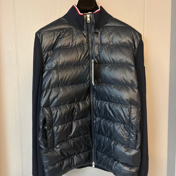 몽클레어 트리콧 패딩 XL 판매합니다.