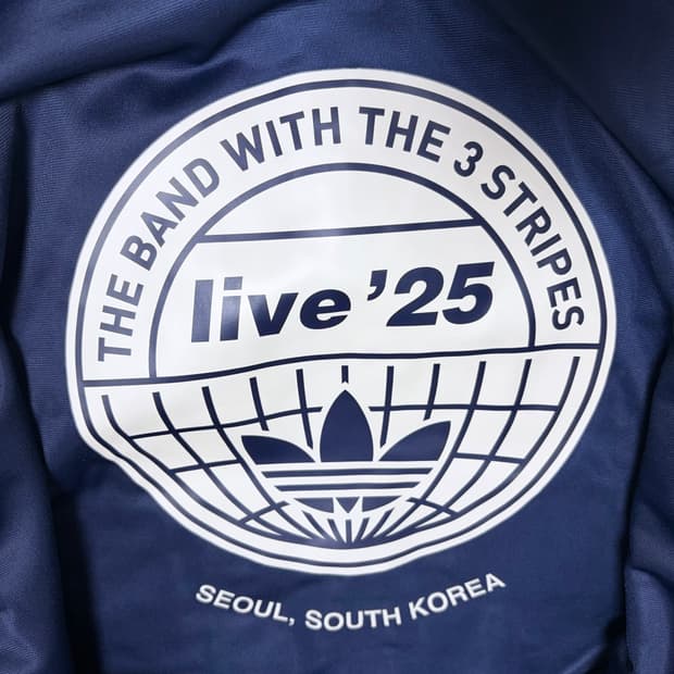 오아시스 아디다스 서울 트랙탑 m사이즈 판매합니다