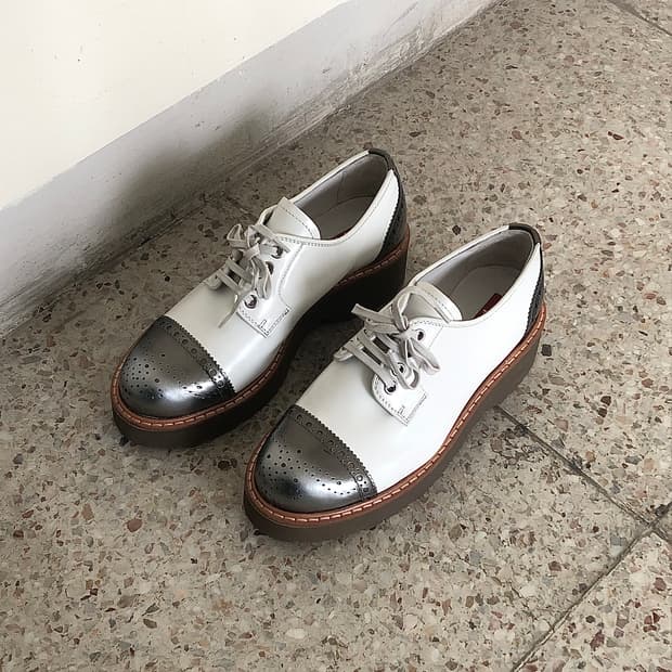 brogue derby / prada