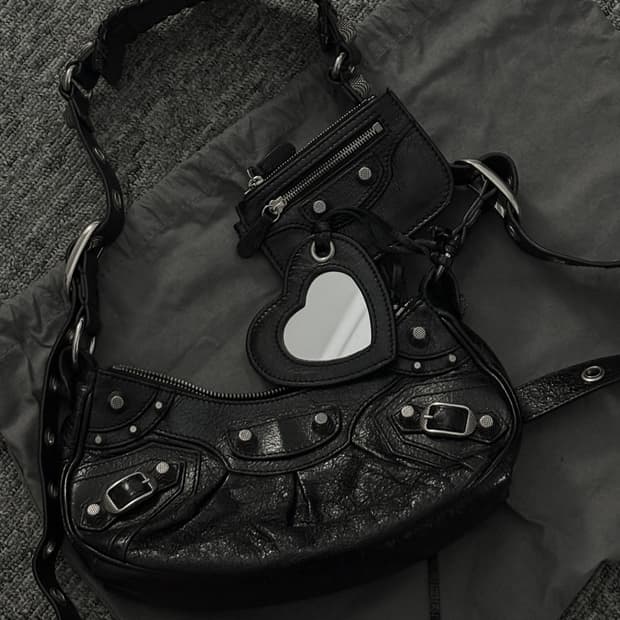 발렌시아가 르카골 xs 블랙 22년 버전