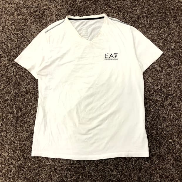 XL 엠포리오 아르마니 브이넥 반팔 티셔츠