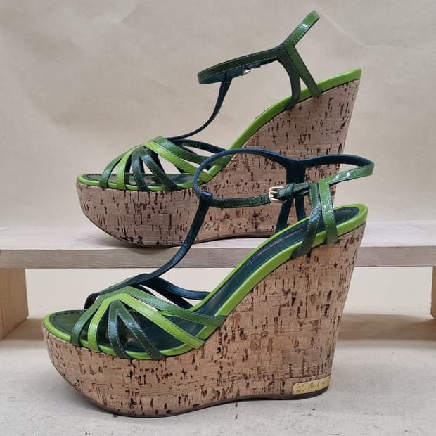 루이비통 여성 웨지샌들220 굽12