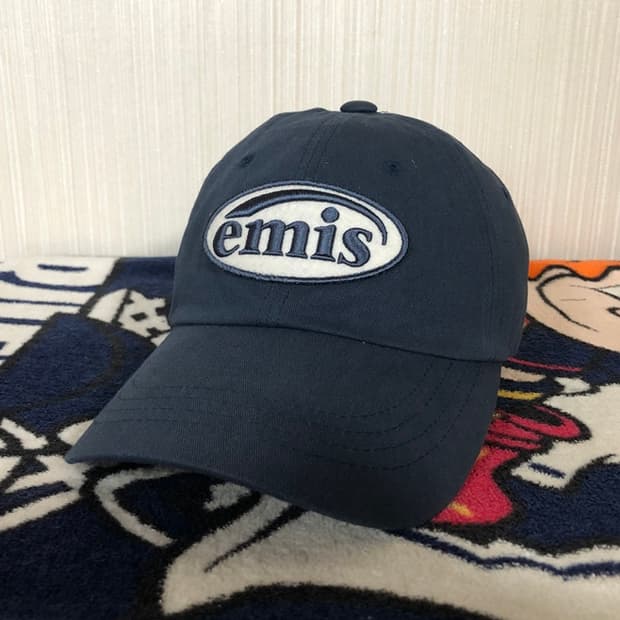 이미스(EMIS) 톤 온 톤 와펜 볼캡/네이비